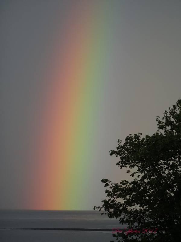 WHERE IS THE GOLD?: A rainbow from Minehead. PICTURE: Den Gear. PUBLISHED: July 27, 2017.