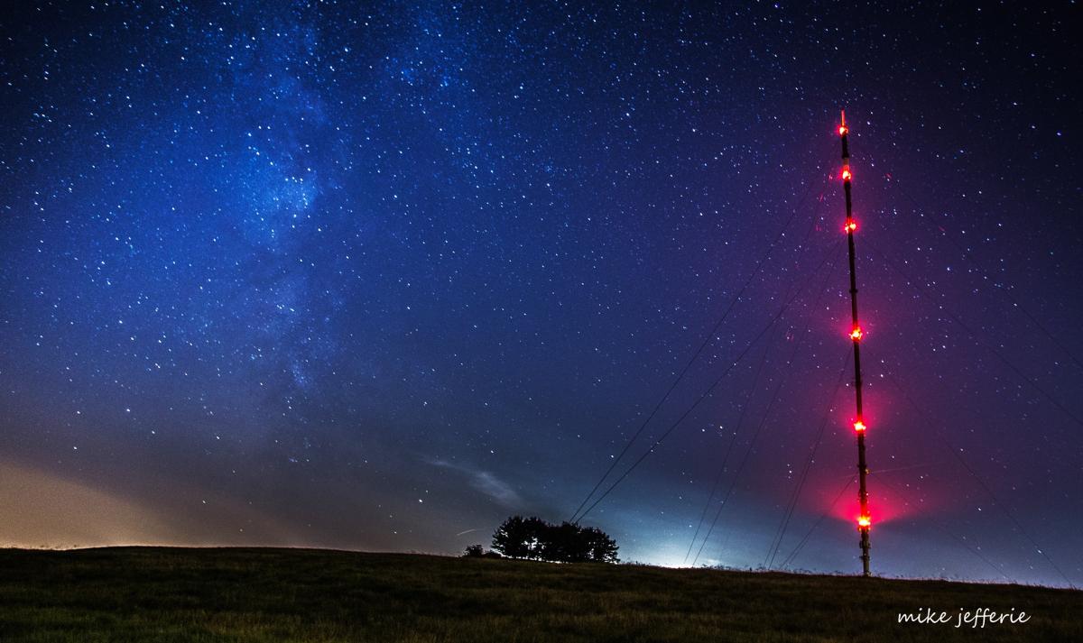 NIGHT SKY: Pen Hill Mast. PICTURE: Mike Jefferies. PUBLISHED: September 14, 2017.