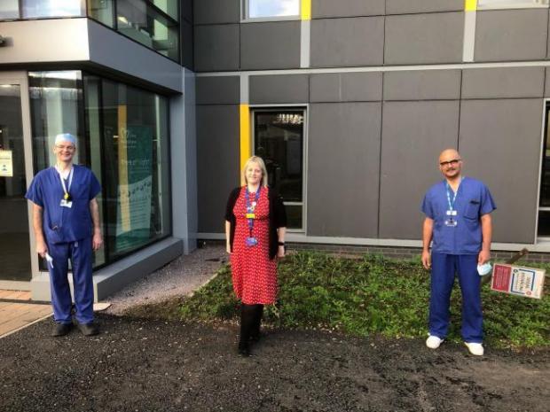 Somerset County Gazette: NEW THEATRE SUITE: Staff at Musgrove Park Hospital, ready and waiting for the new modular ophthalmic theatre suite