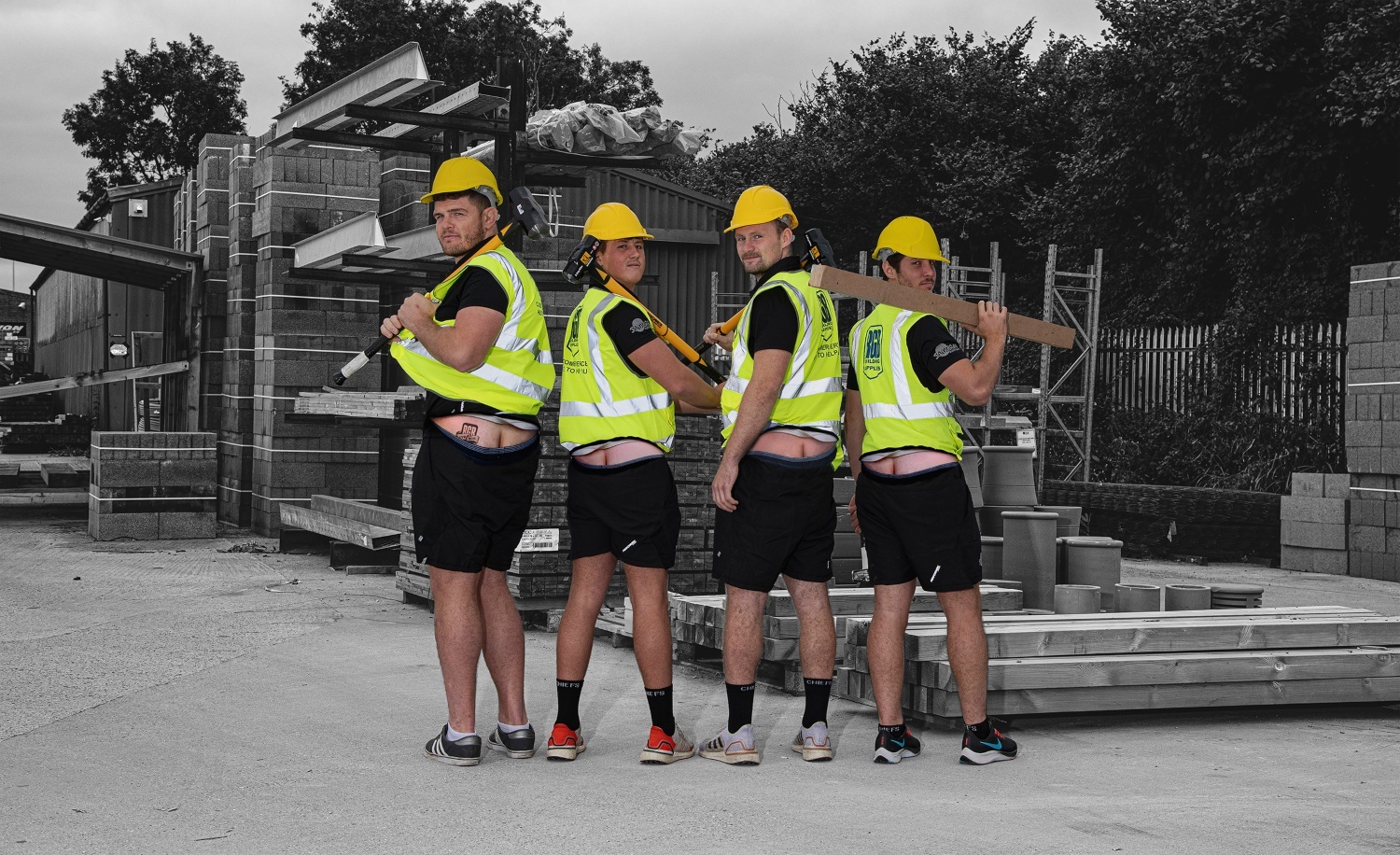 Exeter Chiefs stars join tradespeople in baring their bums for cheeky calendar - Vimarsana News