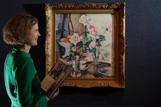Somerset County Gazette: Art courses are a great gift option for people interested in painting. Picture: PA