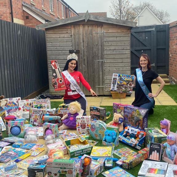 Somerset County Gazette: DONATIONS: Sarah Kana-ah and Natasha Jayne with their impressive haul of toys to donate to Musgrove Park Hospital Somerset County Gazette: DONATIONS: Sarah Kana-ah and Natasha Jayne with their impressive haul of toys to donate to Musgrove Park Hospital