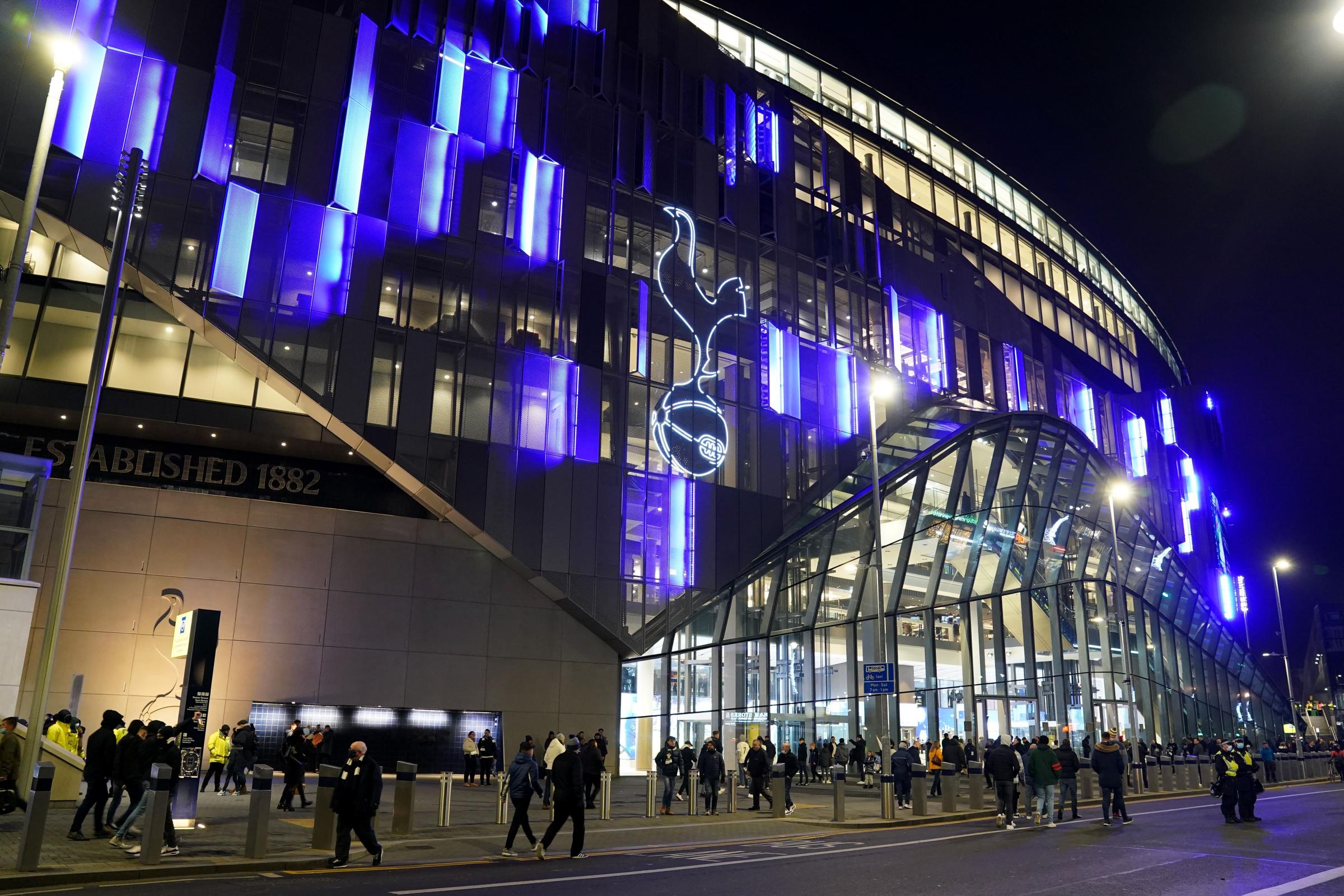 Tottenham condemn homophobic chants during Chelsea match - Vimarsana News