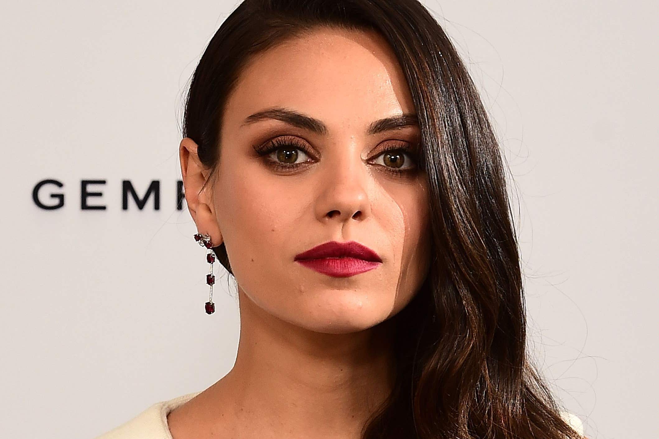 Mila Kunis and Ashton Kutcher pledge to match Ukraine donations up to £2.25m - Vimarsana News