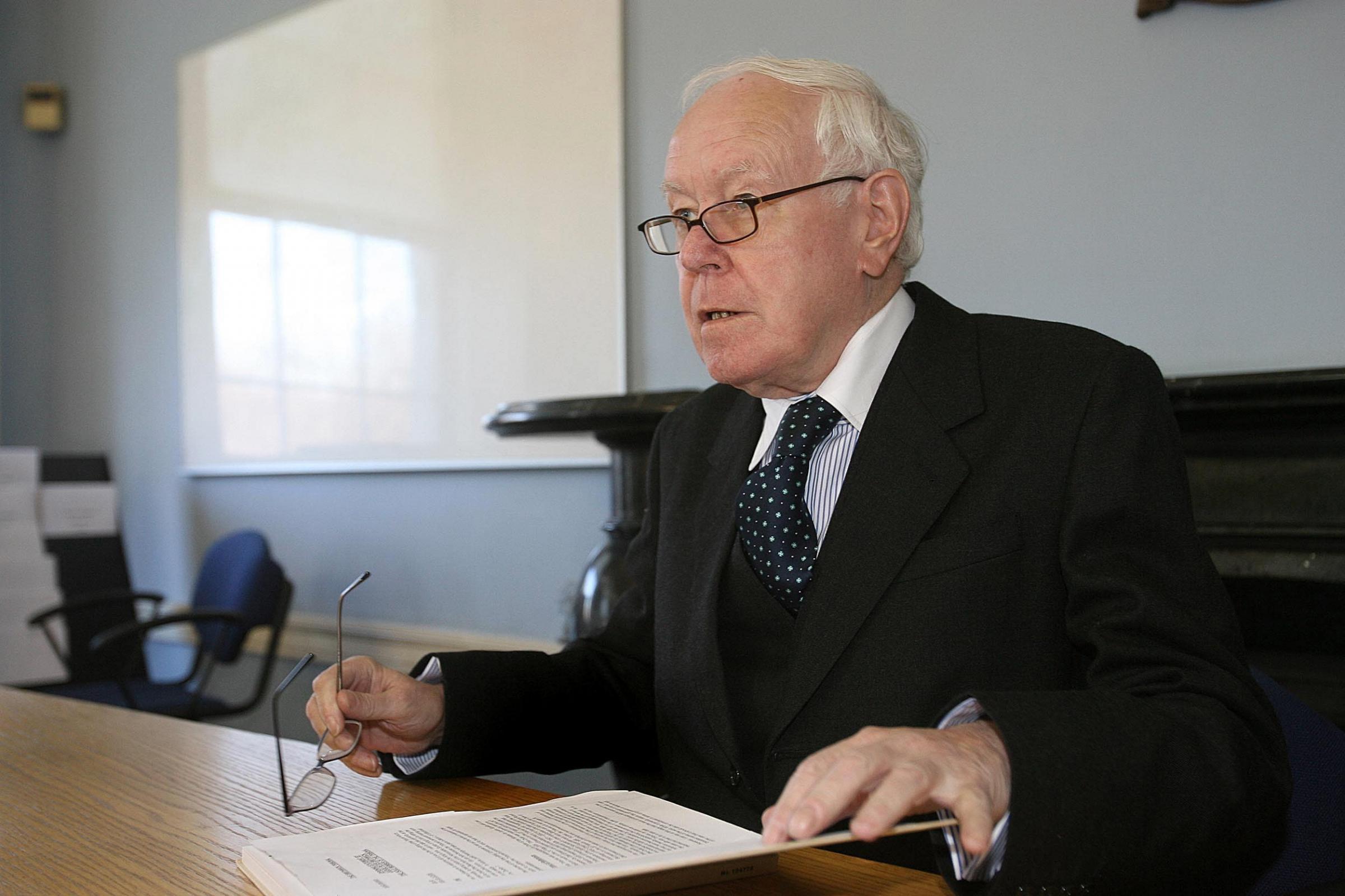 Judge who chaired tribunal into claims of Garda/IRA collusion dies - Vimarsana News
