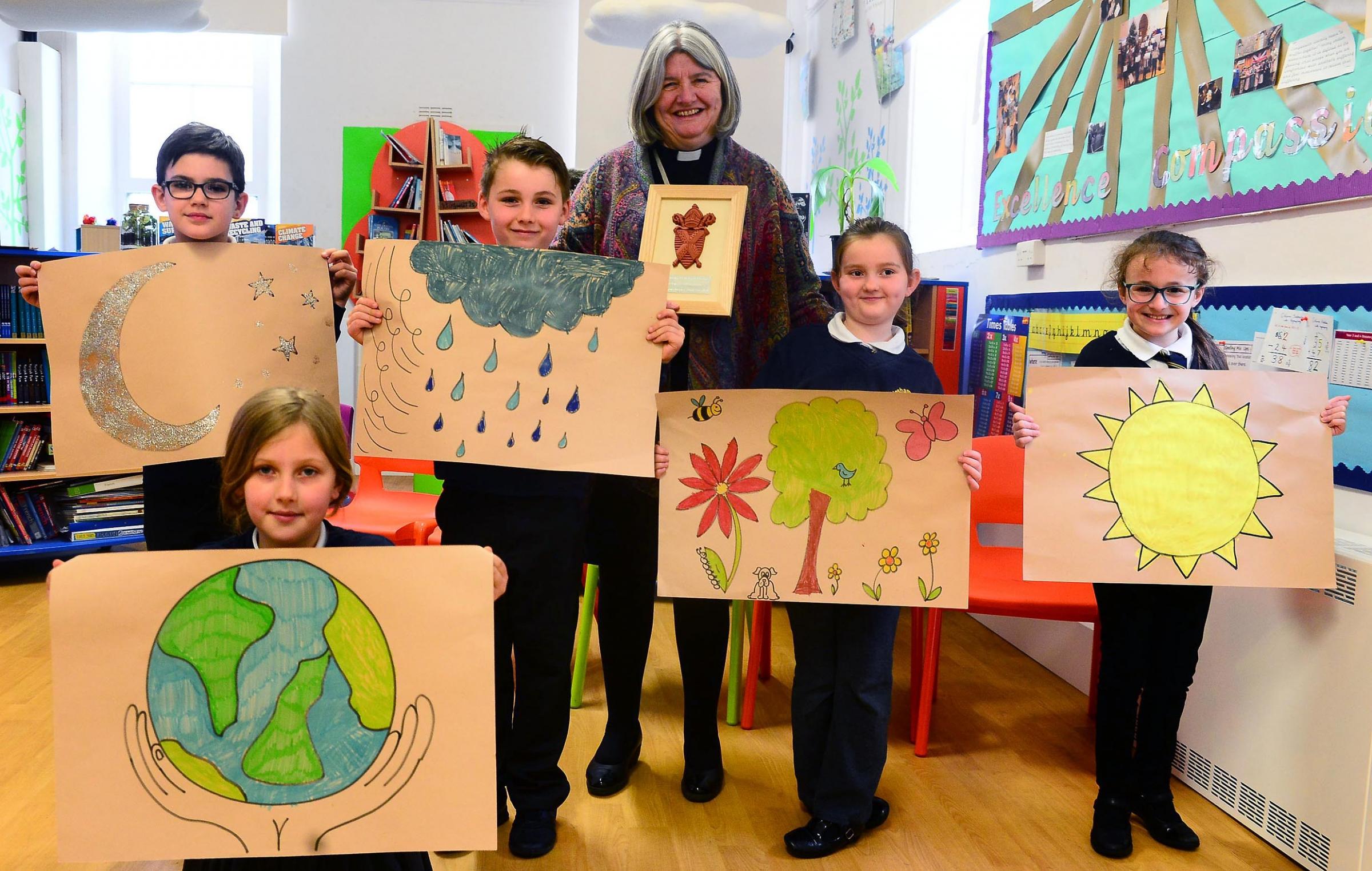 Pictures: Bishop Ruth visits Winsham Primary School | Somerset County Gazette - Vimarsana News