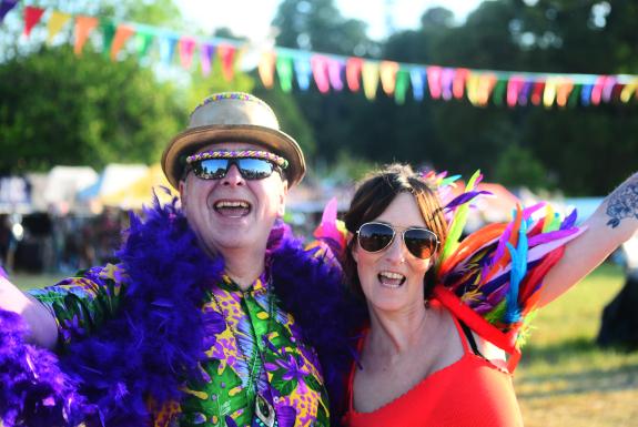 Somerset County Gazette: Gary Major and Caroline Andrews at Shindig Festival on Saturday, May 28. Picture: Steve Richardson Somerset County Gazette: Gary Major and Caroline Andrews at Shindig Festival on Saturday, May 28. Picture: Steve Richardson