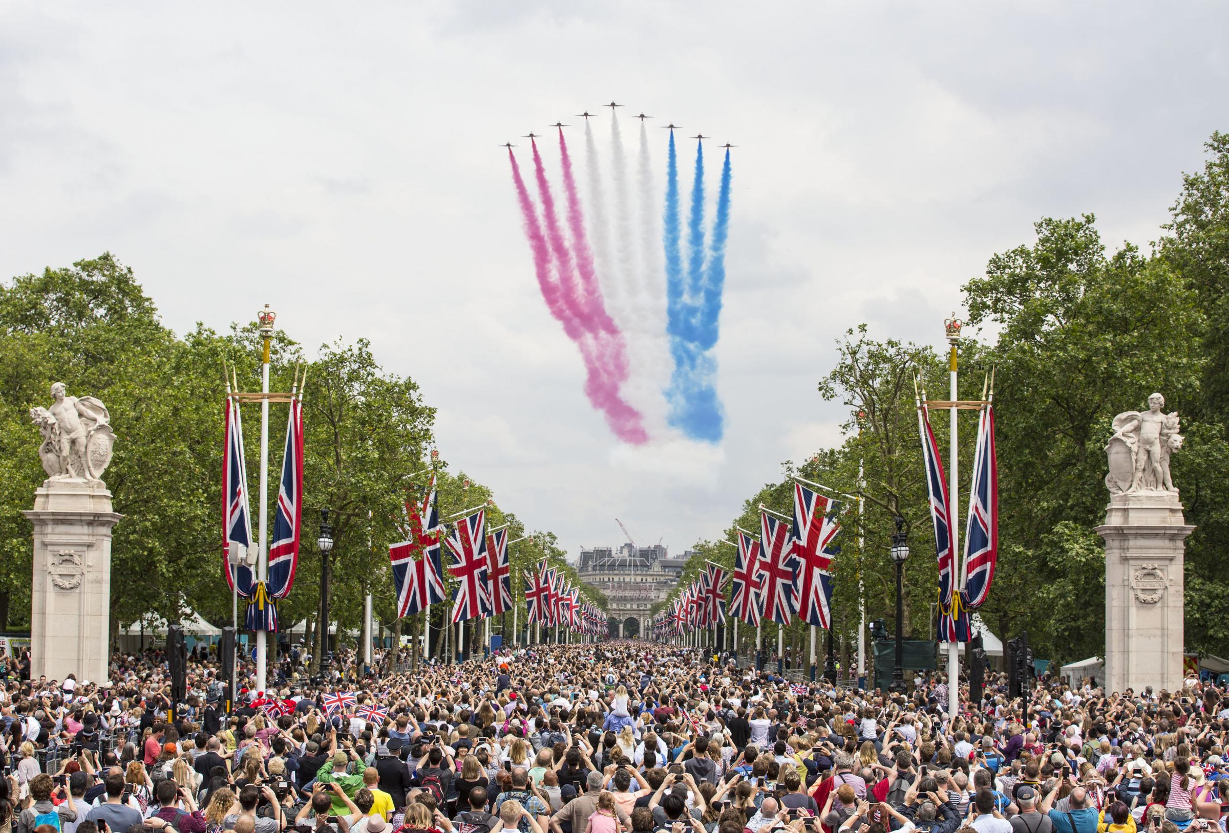 Red Arrows to perform flypasts at Vivary Park and Minehead - Vimarsana News