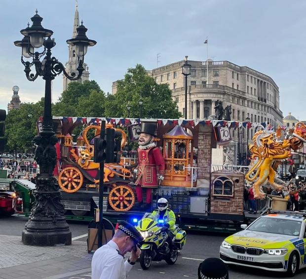 Somerset County Gazette: The cart in London (Photo by Andy Bennett)