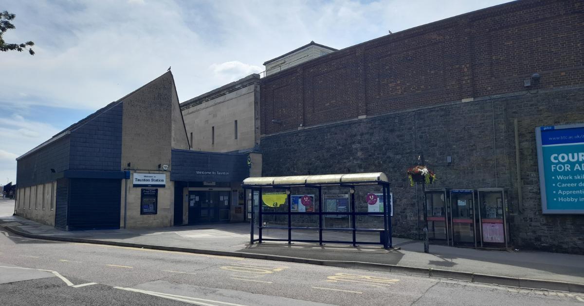 Person stirbt nach Vorfall in der Nähe des Bahnhofs Taunton