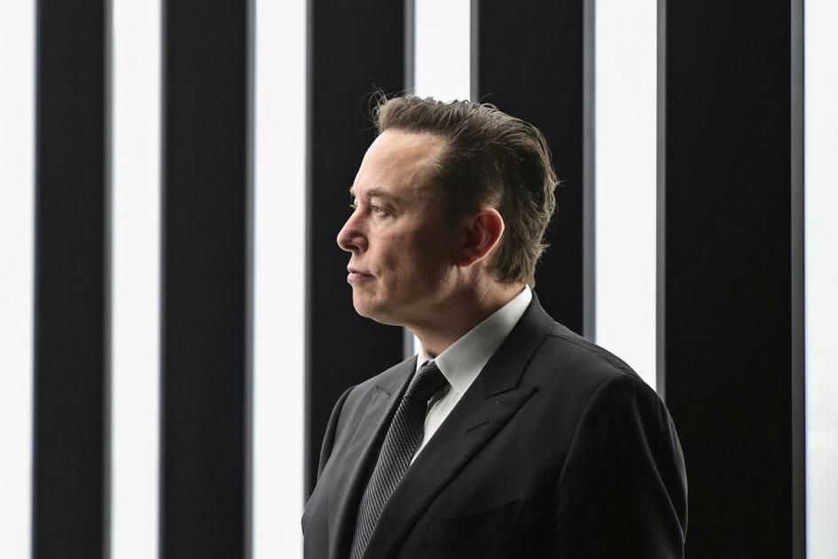 Elon Musk’s company aims to test brain implant in people