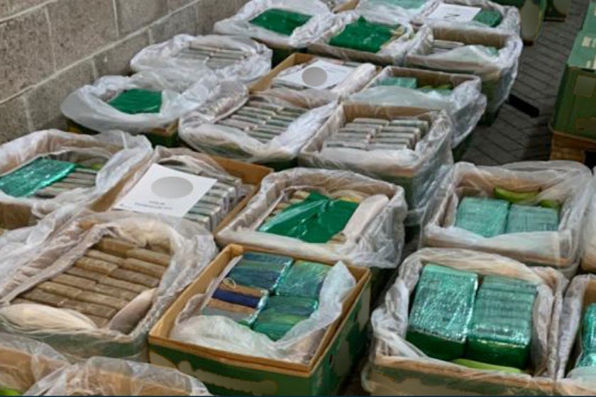 Huge haul of cocaine worth £200m hidden in bananas, court told - Vimarsana News