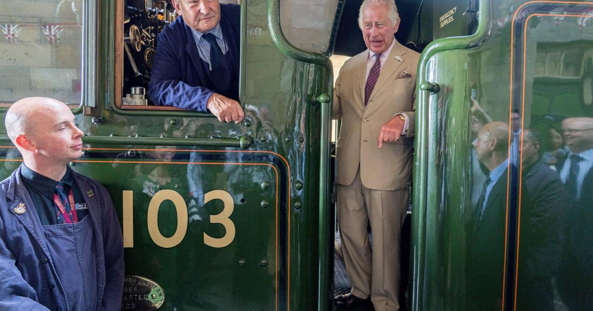 Charles takes to footplate of Flying Scotsman on North Yorkshire Moors visit - Vimarsana News