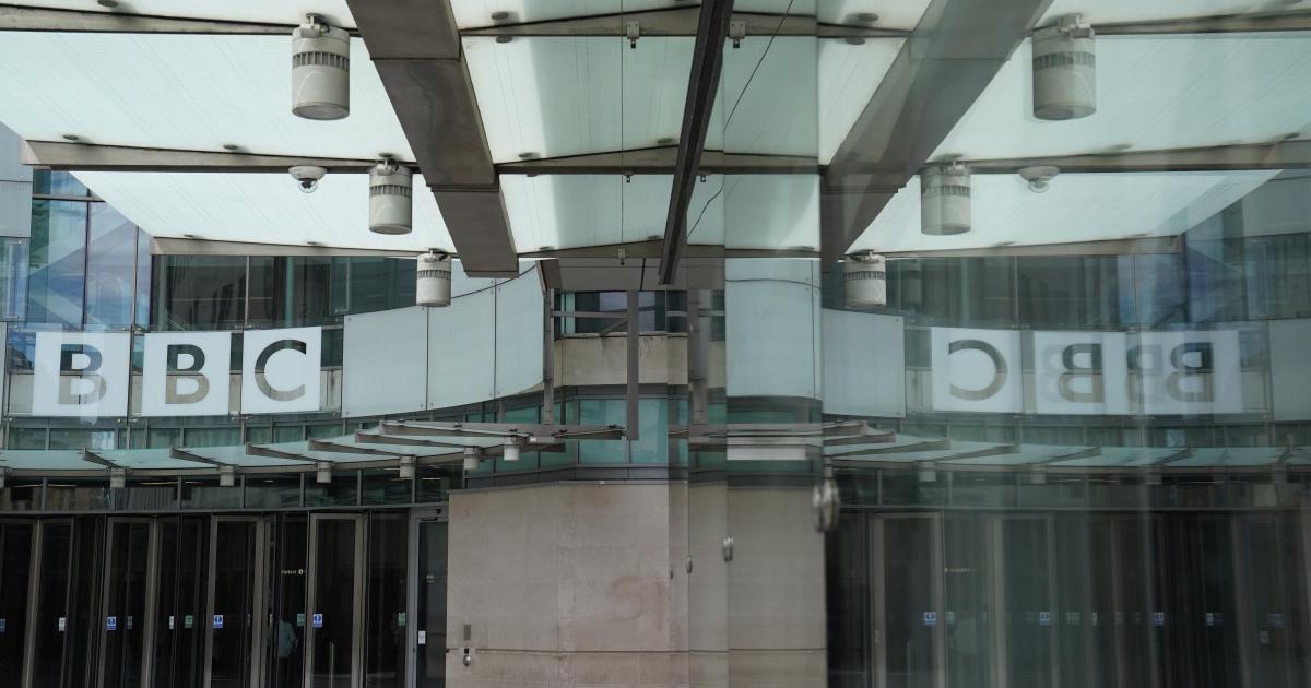Presenter row: BBC 'tried to contact family twice after complaint' - Vimarsana News