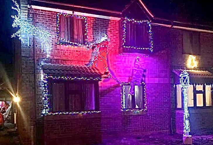 Philip Sutherland's Christmas displays in Thames Drive | Somerset County Gazette - Vimarsana News