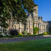 Queen's College sponsors Memory Garden for St Margaret's Hospice