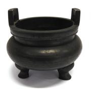 ORIENTAL: A circular Chinese bronze censer..