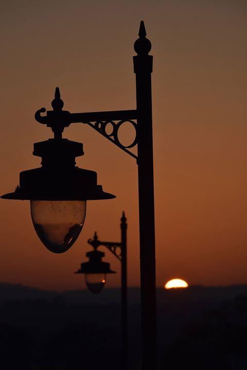 MOODY: Sunset and streetlamps. PICTURE: Steve Speck. PUBLISHED: April 13, 2017